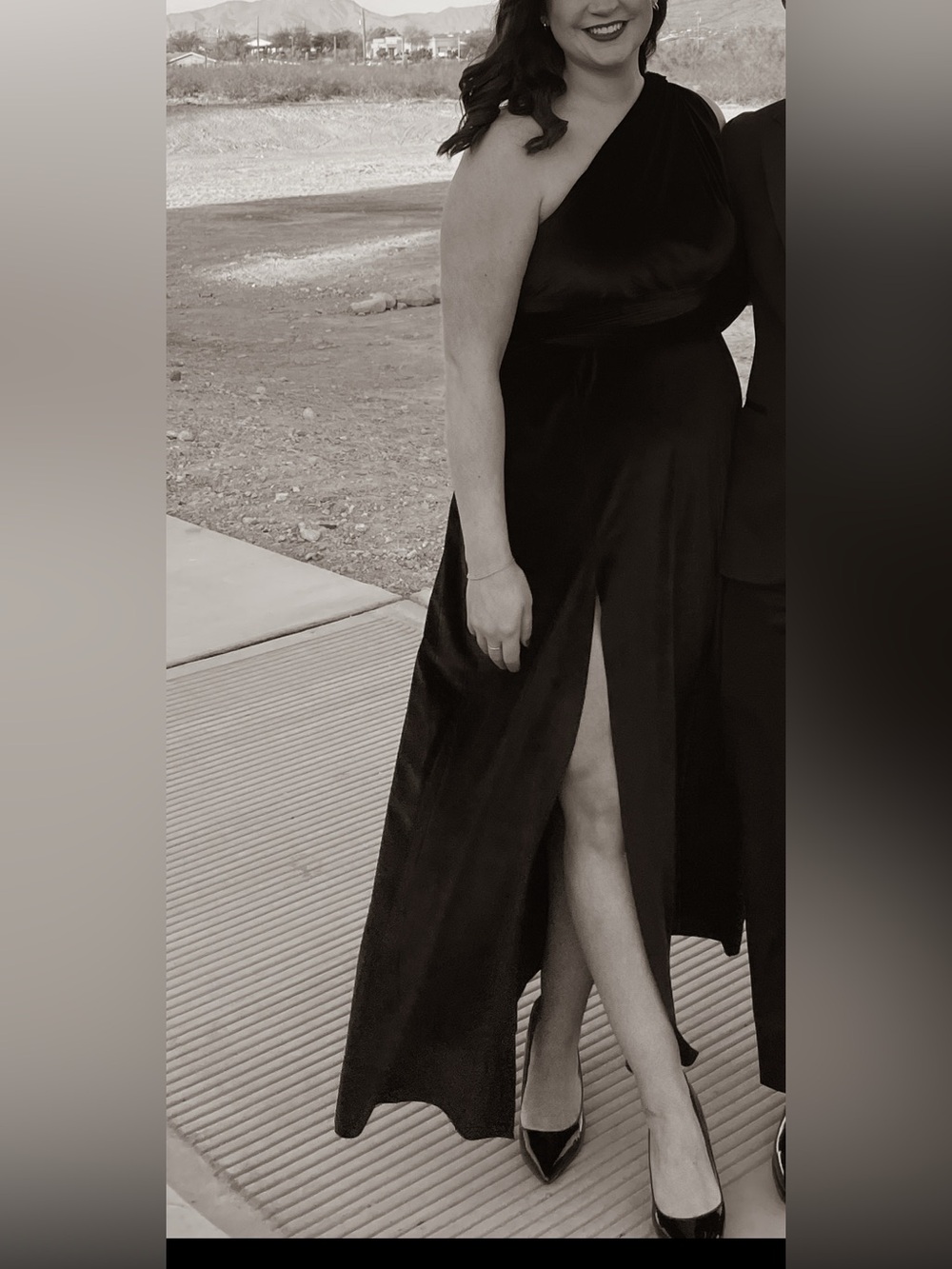 Twobirds Black “Tie Your Way” Velvet Dress 🖤